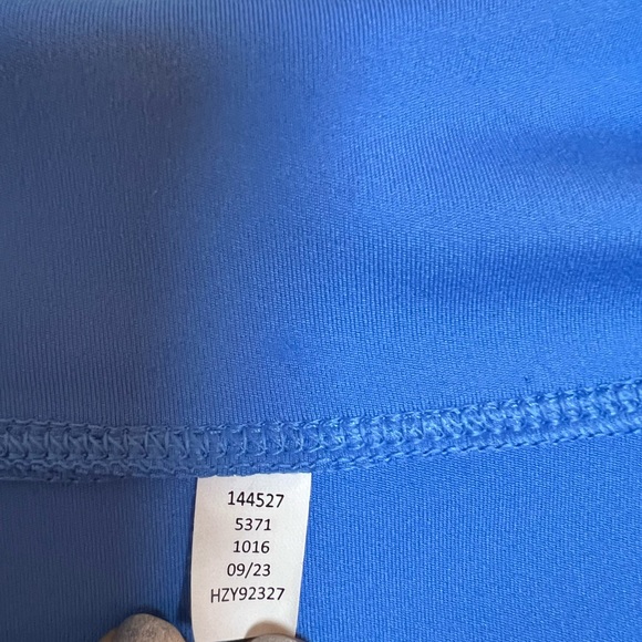 Yogalicious Vibrant Blue‎ Quarter-Zip Jacket Size Medium - Picture 6 of 9